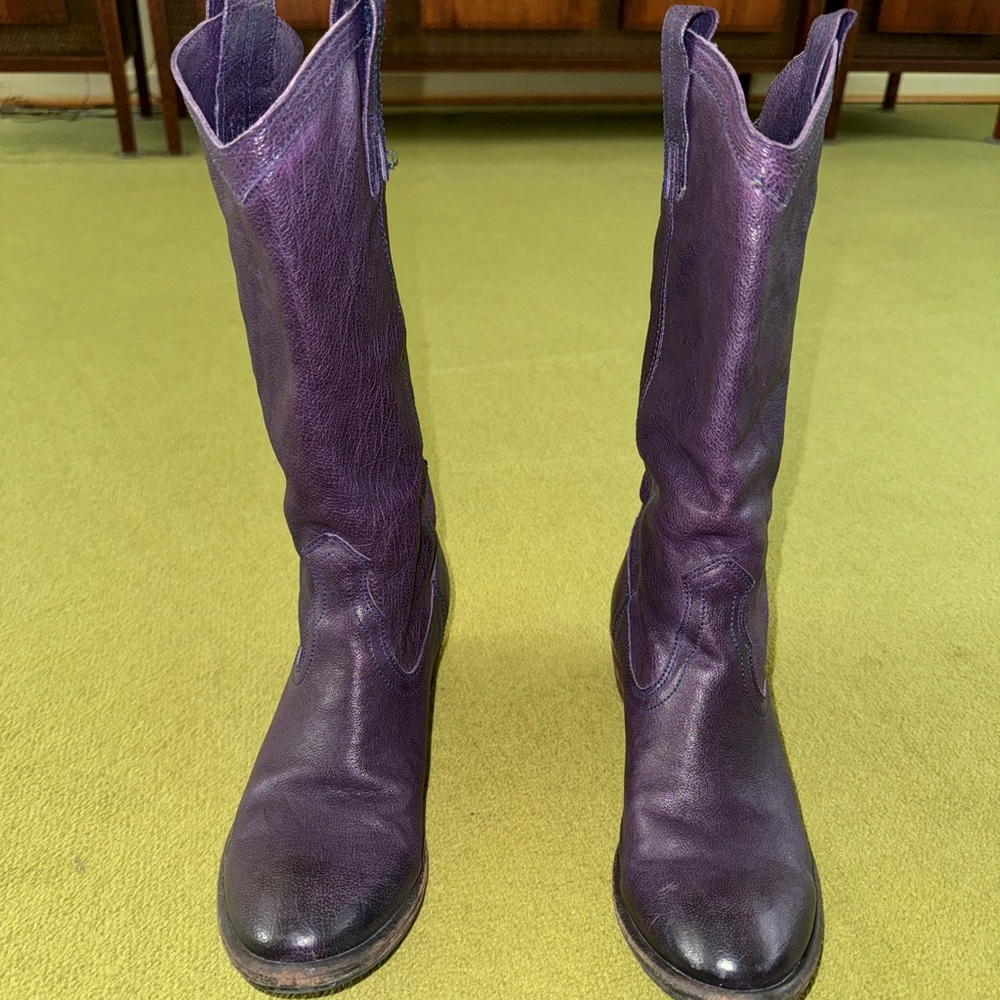 Frye Purple Heeled Boots with Classic Cowboy Style